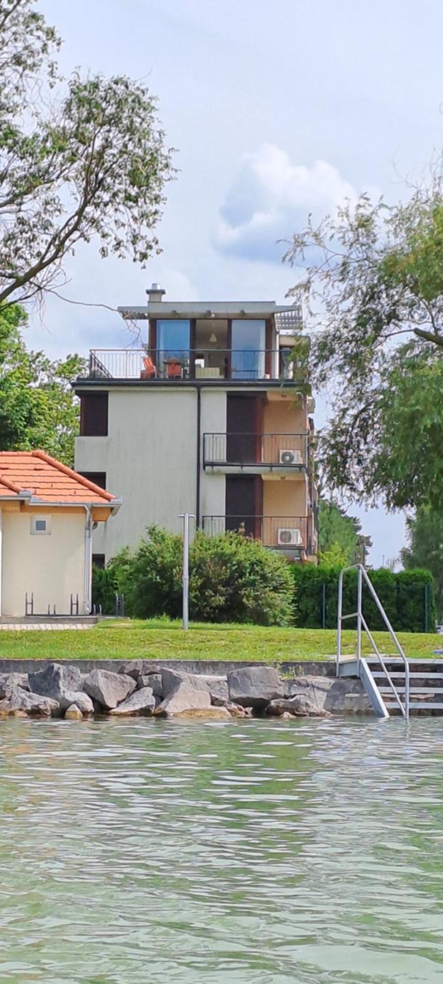Panoramic Art Apartment With Jacuzzi Balatonlelle Exterior photo