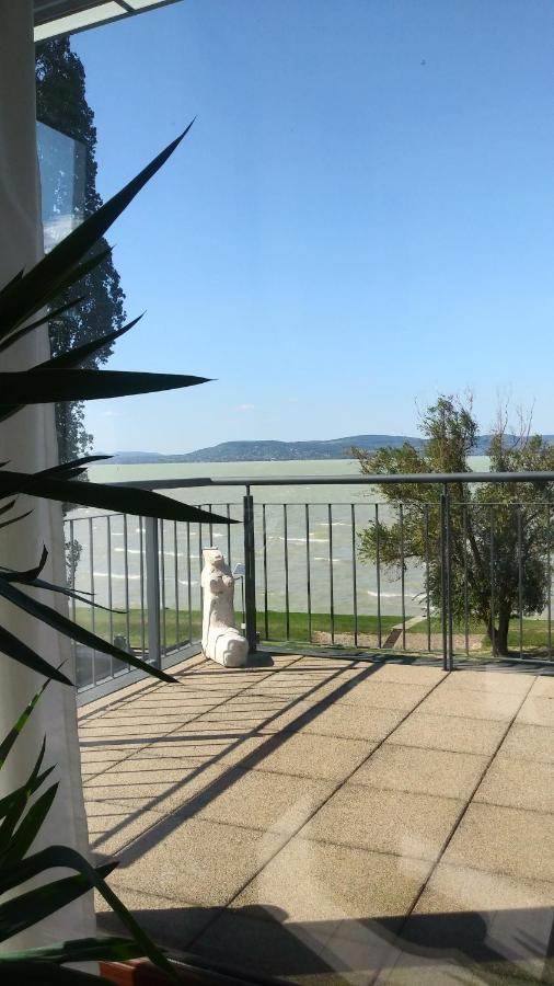 Panoramic Art Apartment With Jacuzzi Balatonlelle Exterior photo